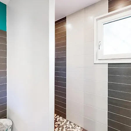 Gorgeous In With Kitchen